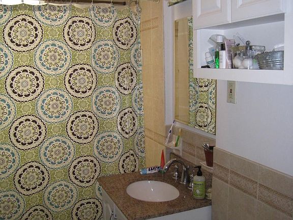 5th image of 56 Evans St #1
