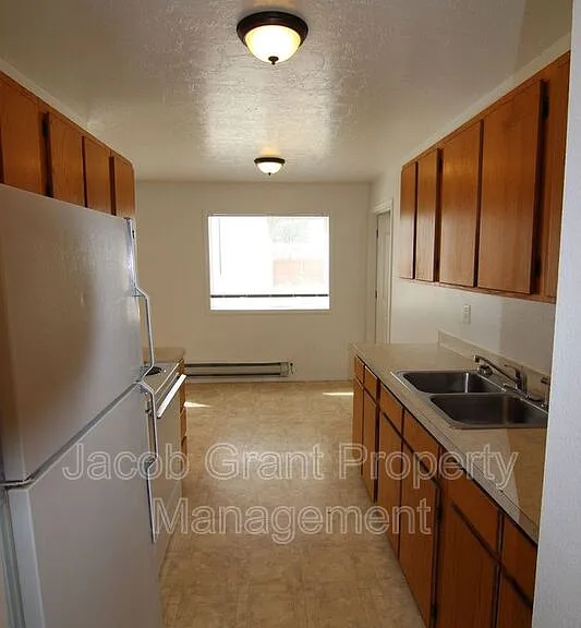 385 Golden St #2 — Photo 7
