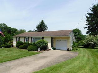 4 Belmont Dr, Warren, PA 16365