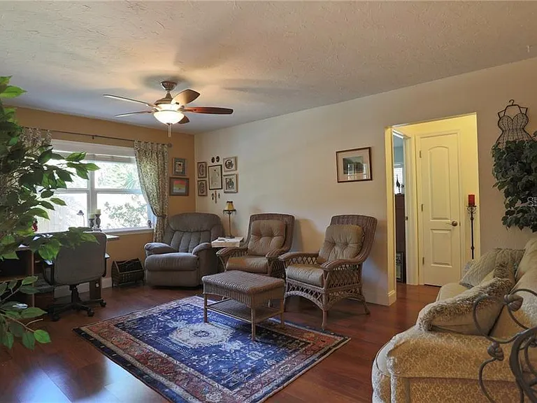 2929 Mayflower St — Photo 8