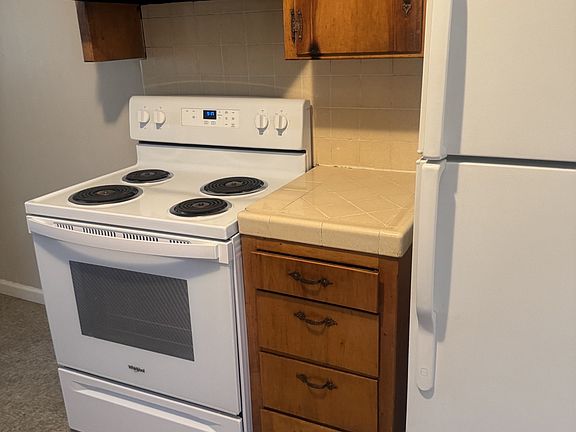 4th image of 819 W Cambridge Ave #C1