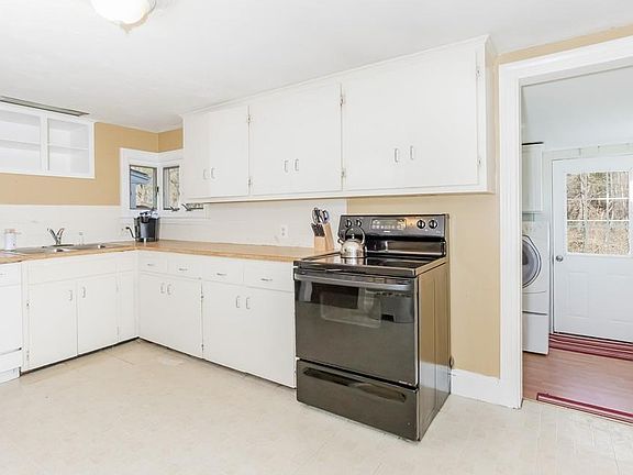 5th image of 64 Lantern Ln