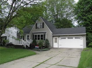 5619 James Dr, Hamburg, NY 14075