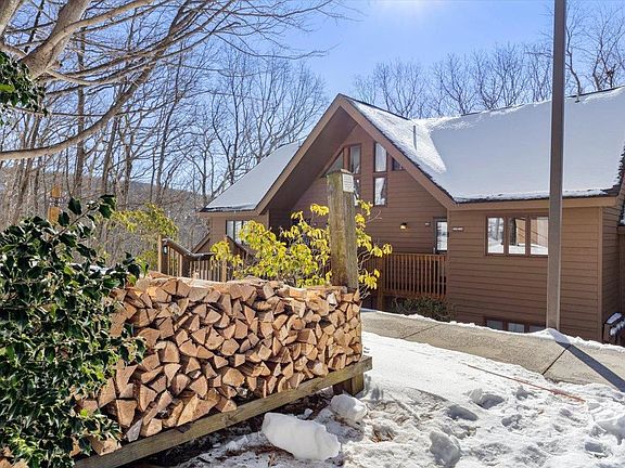 2nd image of 801 Laurelwood