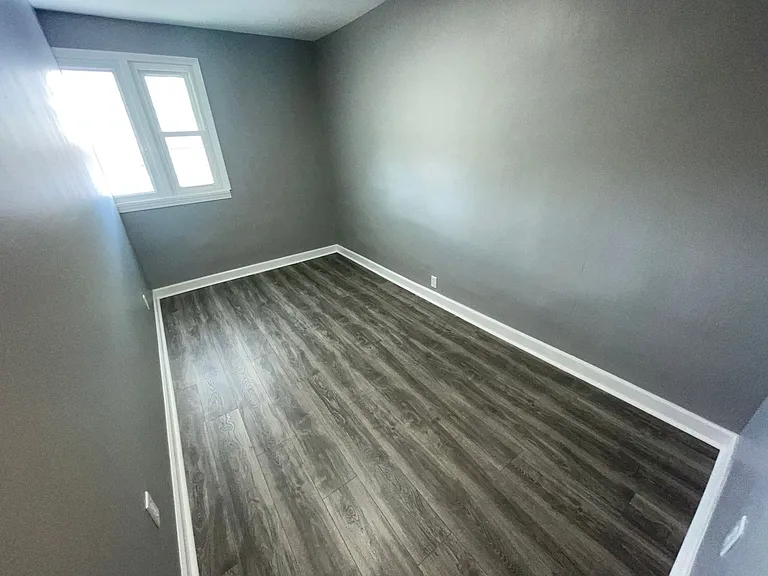 4 Copperfield Ave — Photo 10