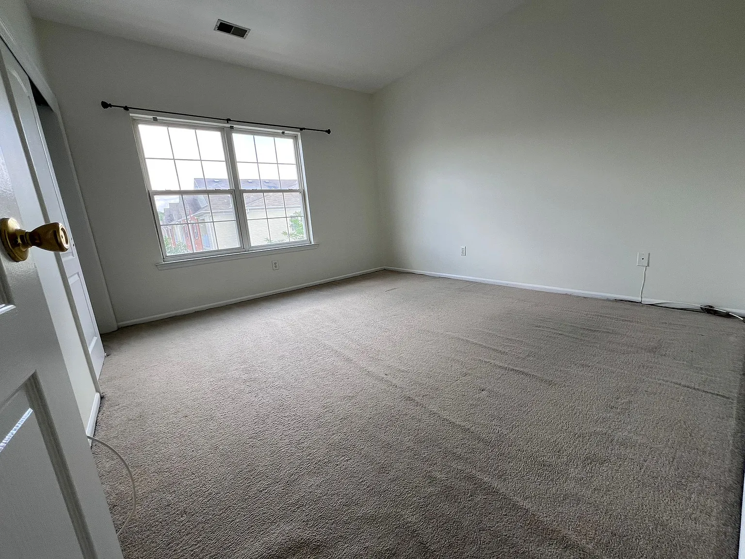 2 bed, 1200 sqft, $2,550 — Photo 4