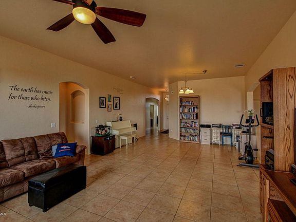 3rd image of 845 S Eynon Pl