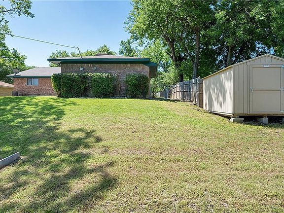 2nd image of 429 Kathy Dr