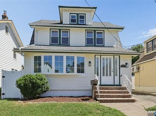 275 Farrant Ter, Teaneck, NJ 07666
