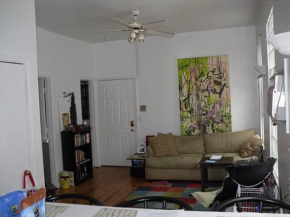 4th image of 2321 W Belmont Ave APT 2R