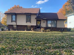 1204 N Osage Village Dr, Independence, MO 64056