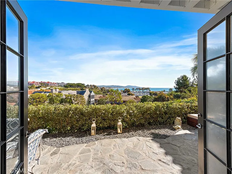 34372 Port Lantern — Photo 35