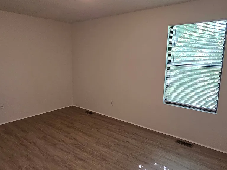 3305 N Tracy Ave — Photo 14