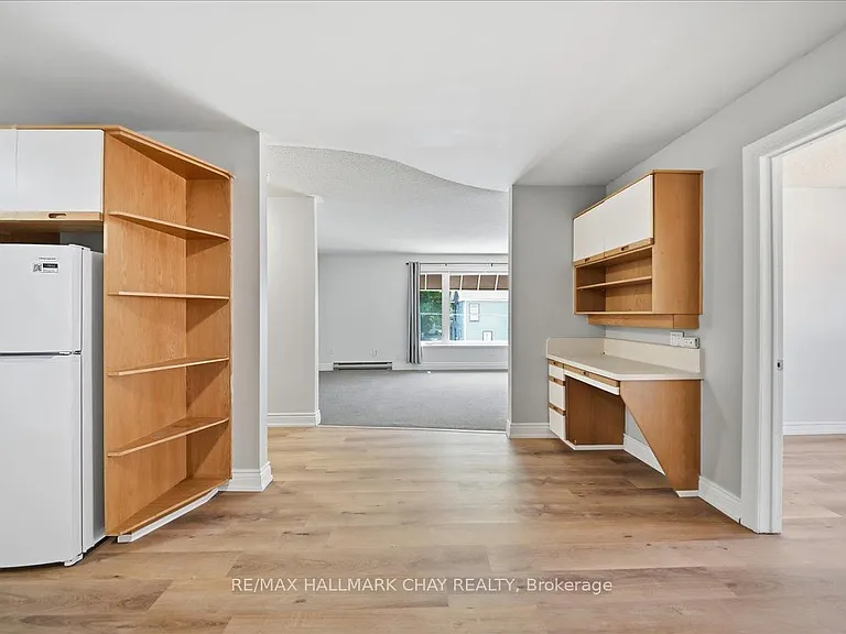 124 Victoria St W #A — Photo 5