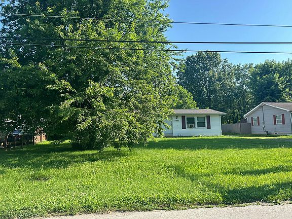 3rd image of 1612 Dewberry Rd