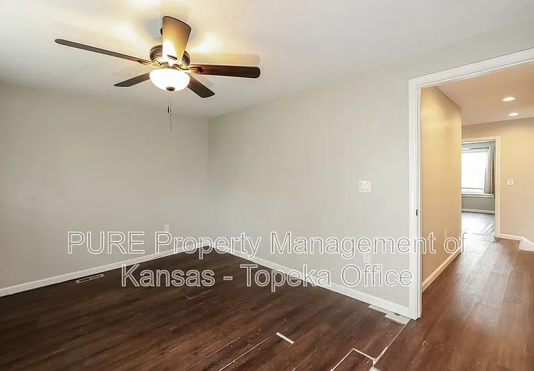 1016 SW College Ave — Photo 14
