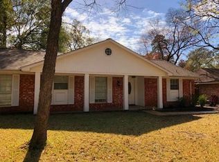 2 Erickson St, Conroe, TX 77301