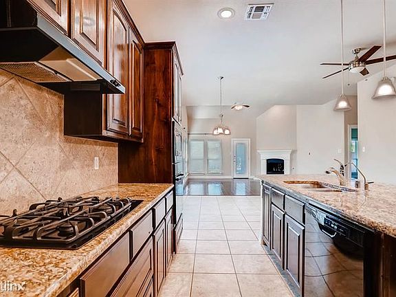 2nd image of 494 Oak Hills Ln