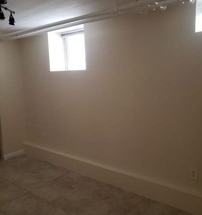 5th image of 128 Oliver Ave #1