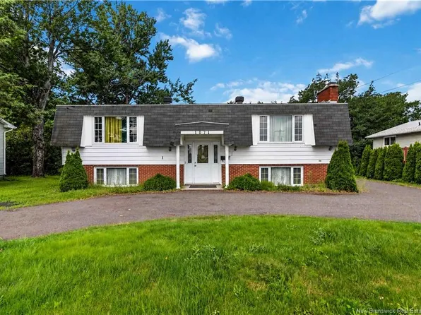 1071 Smythe St, Fredericton, NB E3B 3H4
