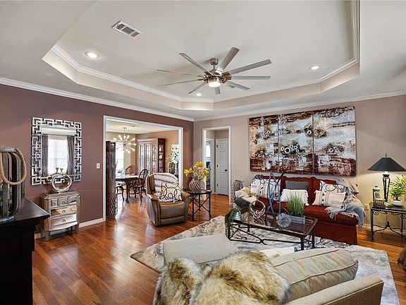 4th image of 354 Thornwood Ln