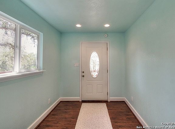 4th image of 267 Angel Dr
