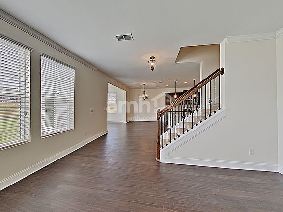 5th image of 3329 Milkweed Dr