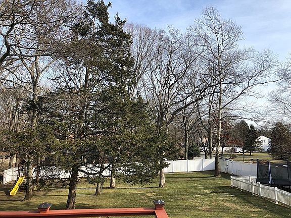 3rd image of 12 Richlee Dr