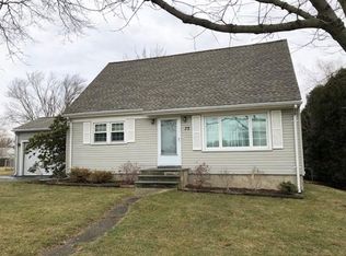 73 Ralph Chapman Rd, Swansea, MA 02777