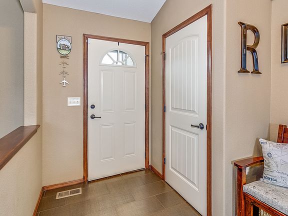 3rd image of 1409 S Arbor Meadows St