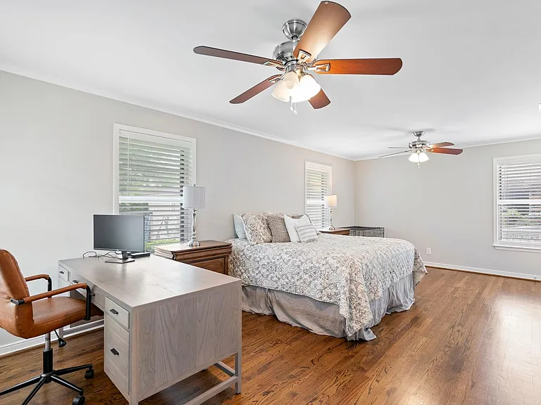 9203 Livenshire Dr — Photo 15