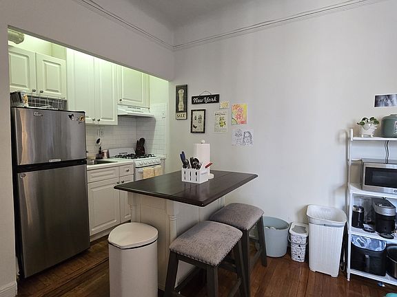 2nd image of 515 Cathedral Pkwy #10C