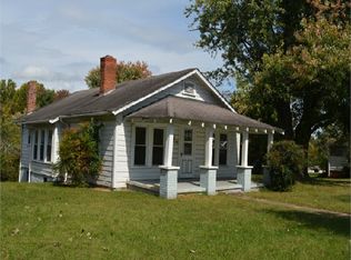 135 E Highland Ave, Elkin, NC 28621