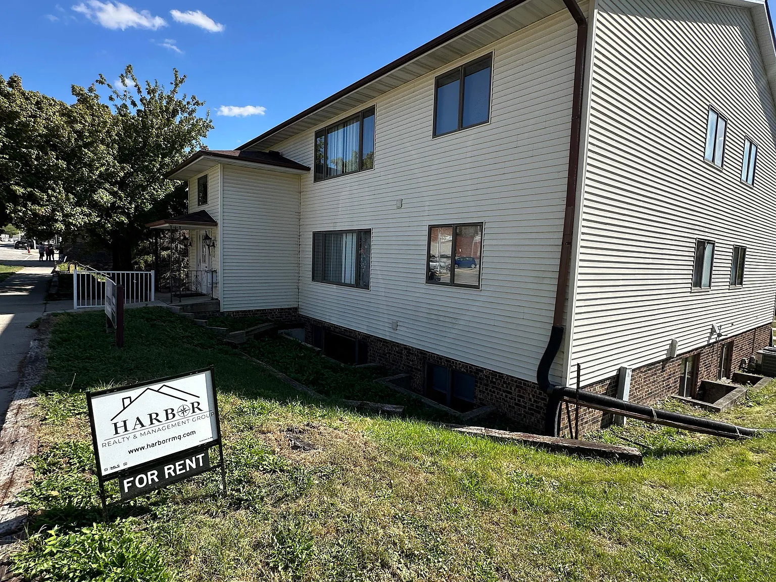 2 bed, 700 sqft, $775 — Photo 1
