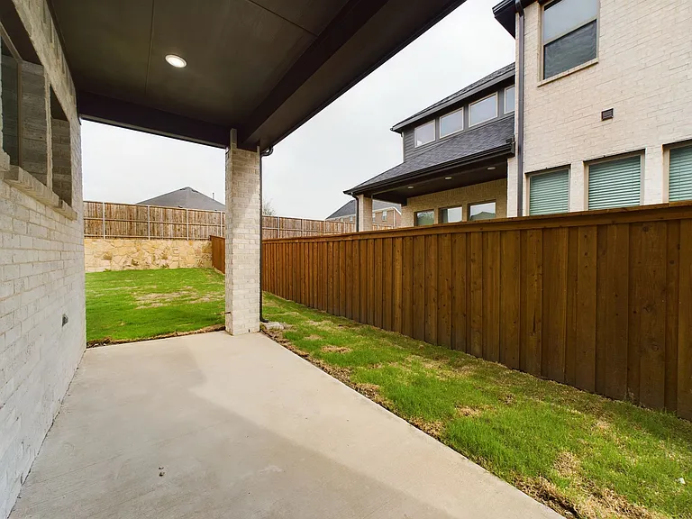 11192 Hocking Hills Dr — Photo 35