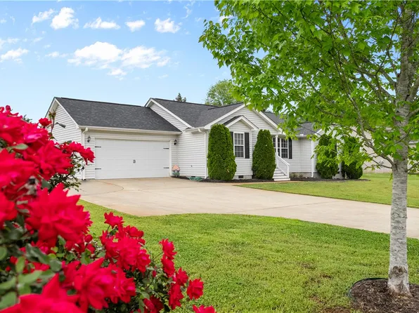 436 Chetola Rd, Seneca, SC 29672