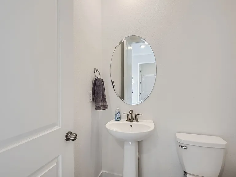 12885 Bay St — Photo 16