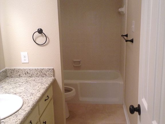 5th image of 99 Bluebonnet Dr
