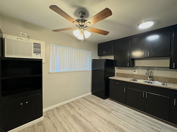 4th image of 2823-2831 El Camino Ave #2823-6