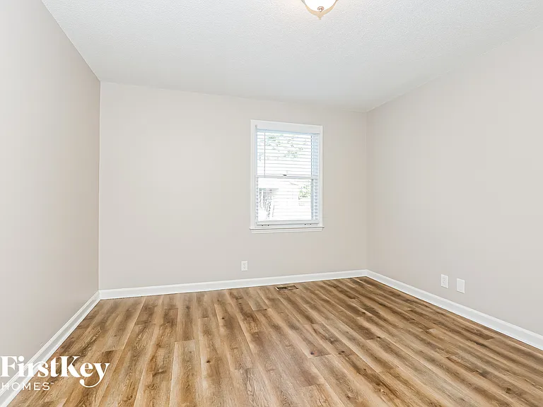 345 Highfield Dr — Photo 10