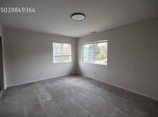 401 S Main St #8, Newberg, OR 97132
