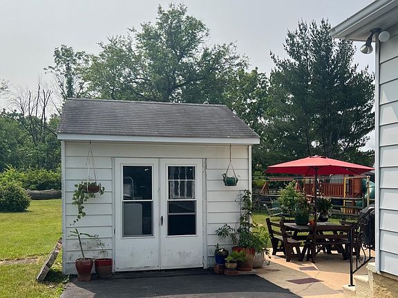2nd image of 226 Hause Ave