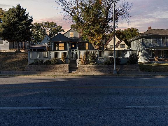 3rd image of 2410 State Ave