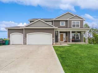 301 Magnolia Point, Winterset, IA 50273