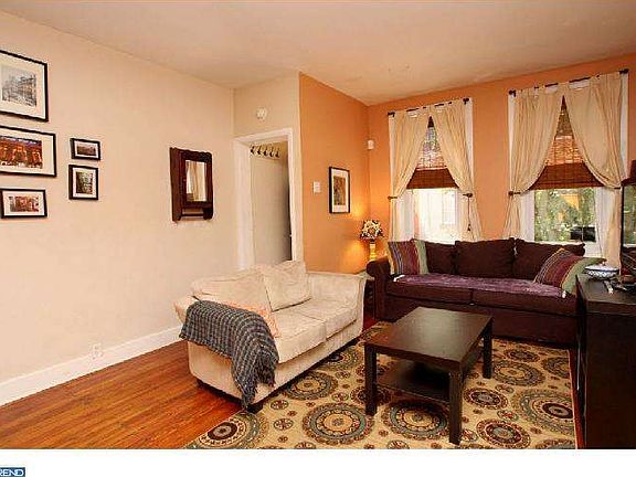 3rd image of 1629 S Rosewood St