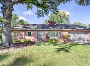 5716 W 89th St, Overland Park, KS 66207