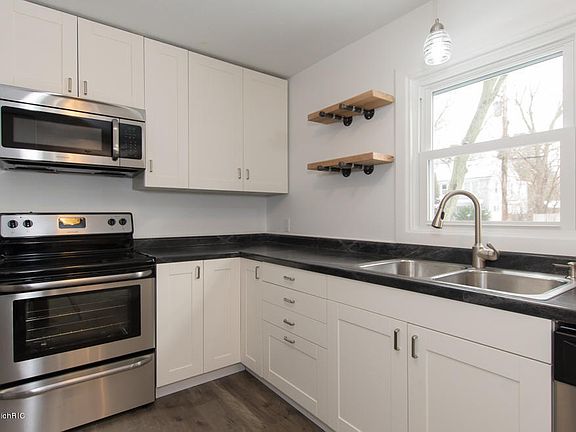 4th image of 1713 Sunnyside Dr