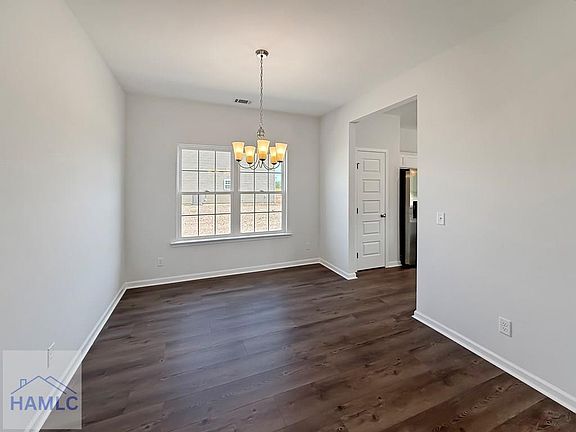 3rd image of 729 Deer Meadow Way
