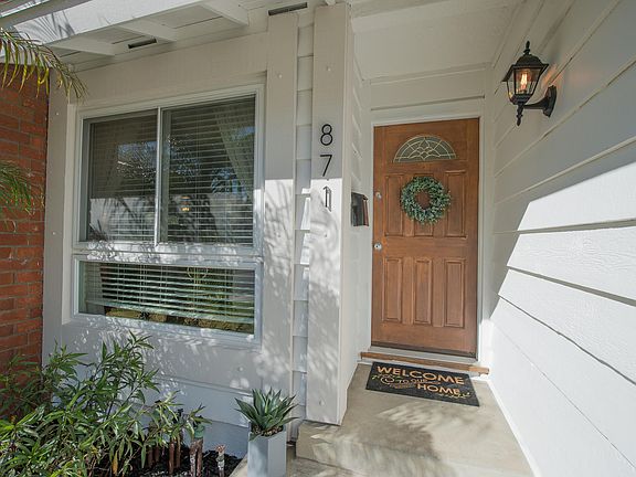 2nd image of 871 S Kenmore Cir