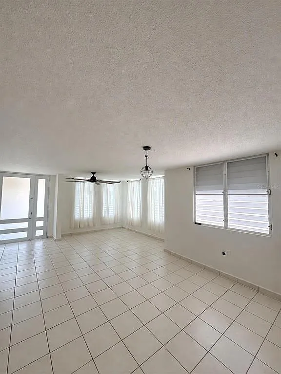 4 bed, 2.0 bath, 1850 sqft, $1,950 — Photo 3